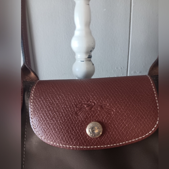 LOVED! Longchamp Olive Green Medium Tote ⚘️ - Picture 3 of 12